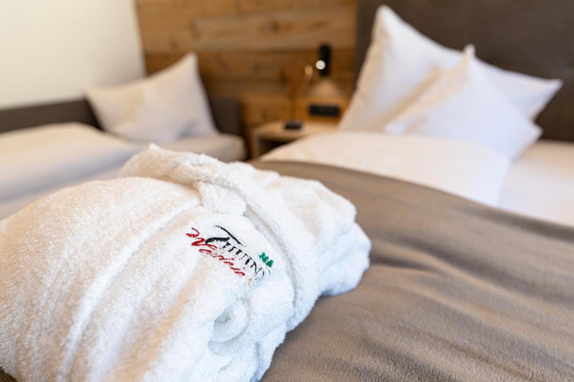Hotel Thuinerwaldele Випитено Экстерьер фото
