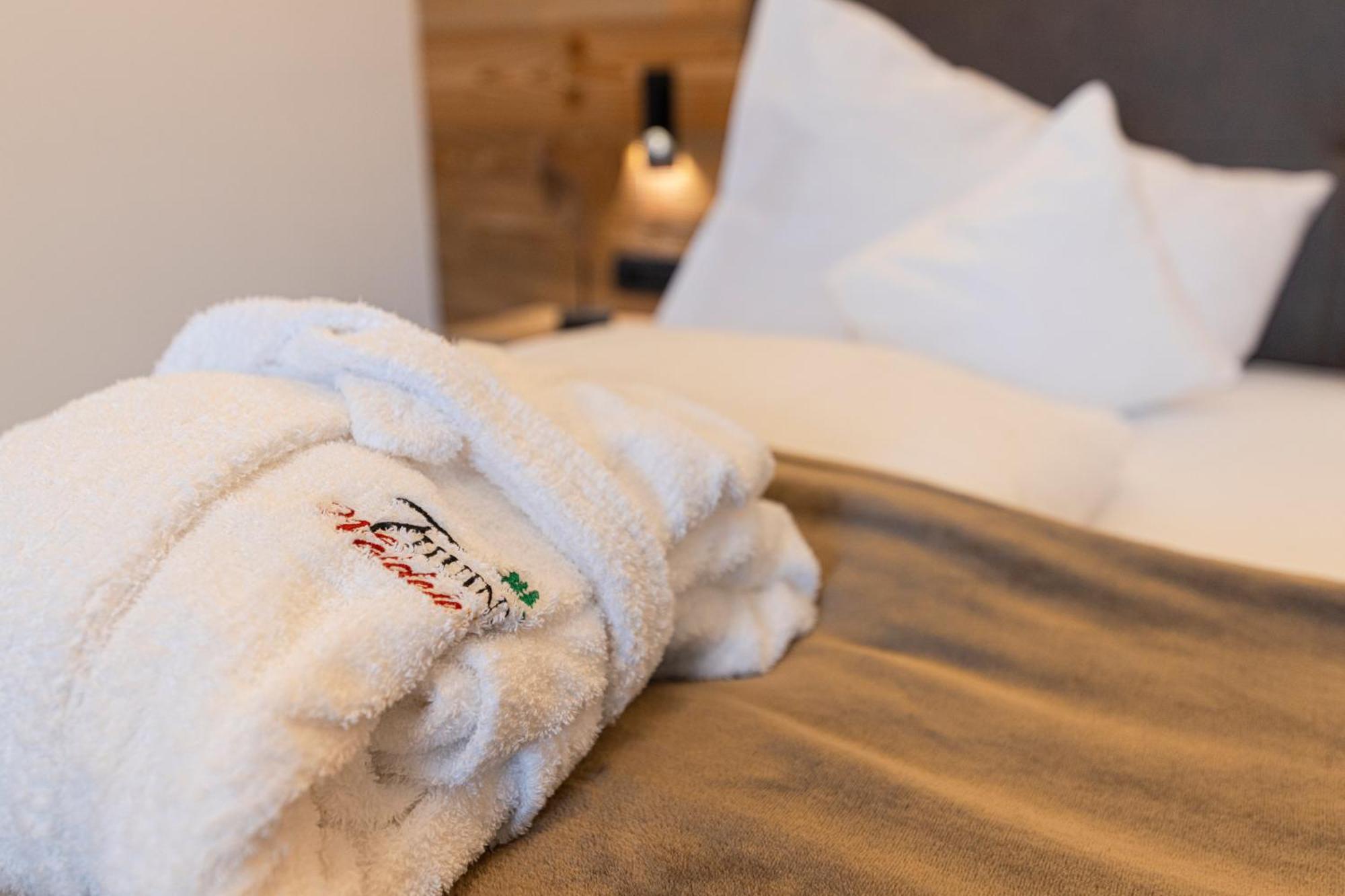 Hotel Thuinerwaldele Випитено Экстерьер фото